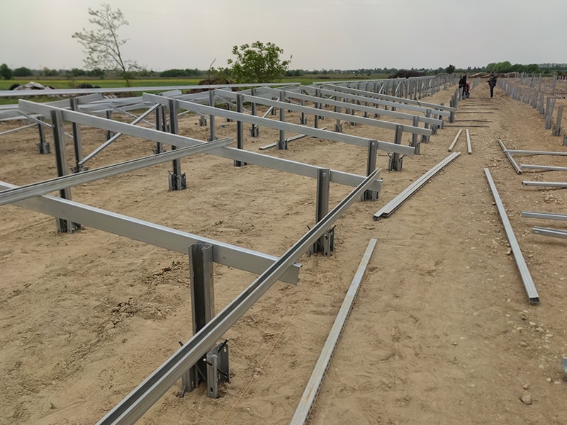 Sisteme „Quattro” 1 Sisteme montaj panouri fotovoltaice la sol